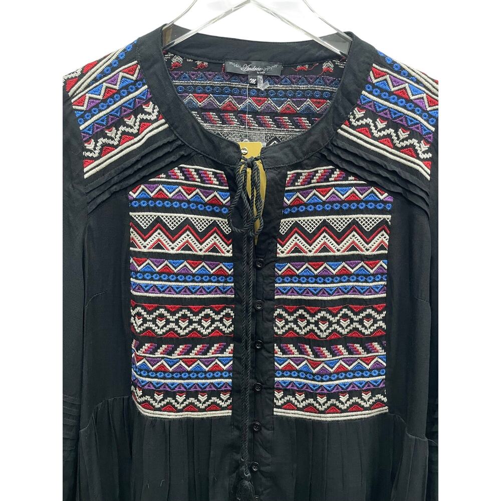 Andree by Unit Black Long Sleeve Blouse With Embroidered Bodice Size Medium NWT - Picture 2 of 8